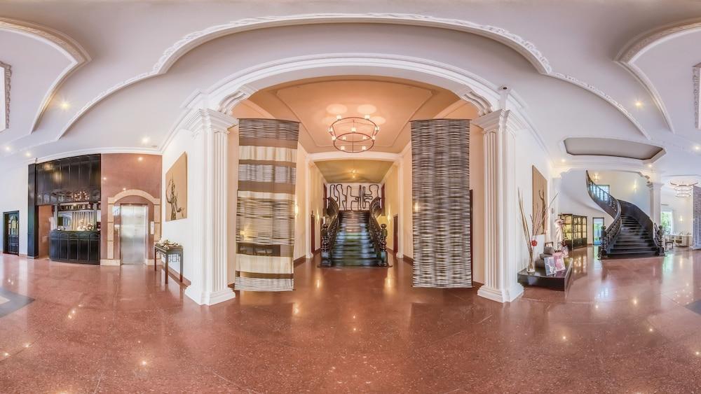 White Mansion 白色公馆 Hotel Phnompen Kültér fotó
