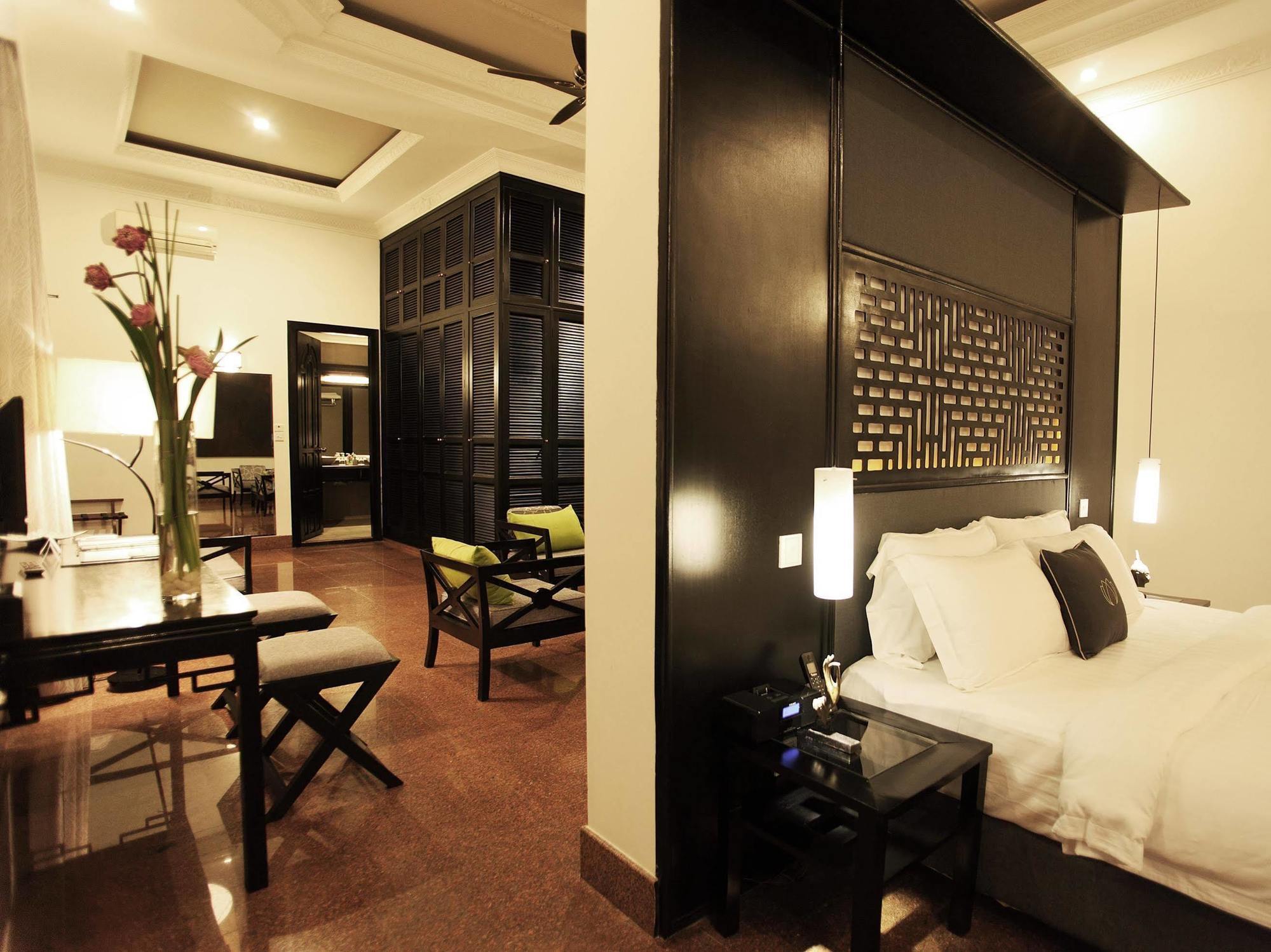 White Mansion 白色公馆 Hotel Phnompen Kültér fotó